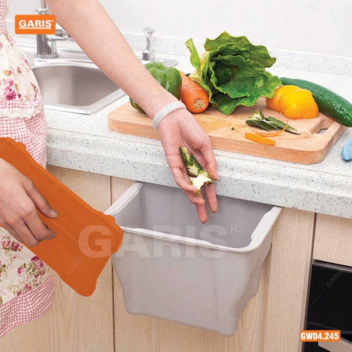 Thùng rác mini treo cánh tủ Garis GW04.245